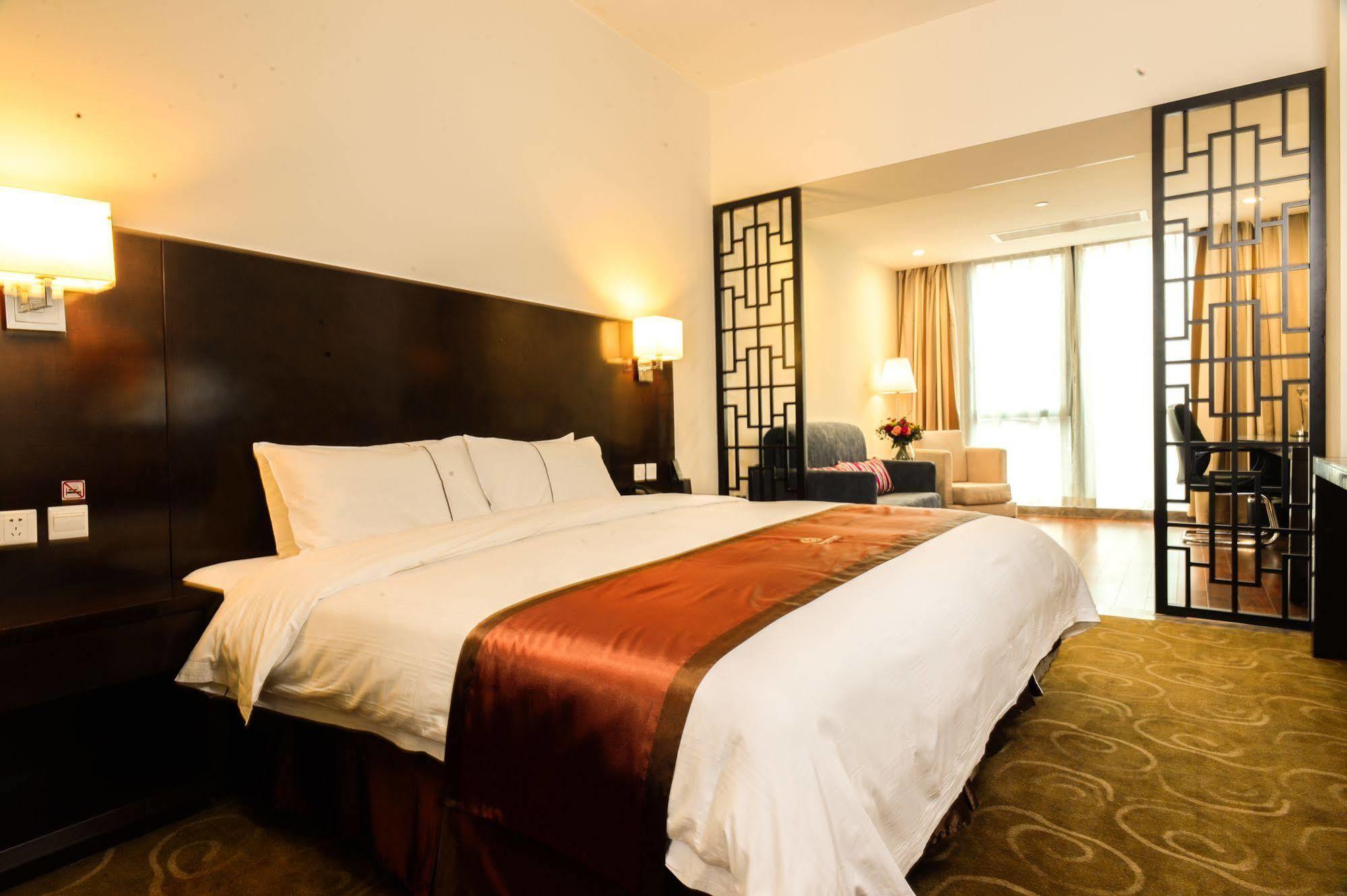 Benjoy Hotel - Jinqiao Branch Shanghai Esterno foto