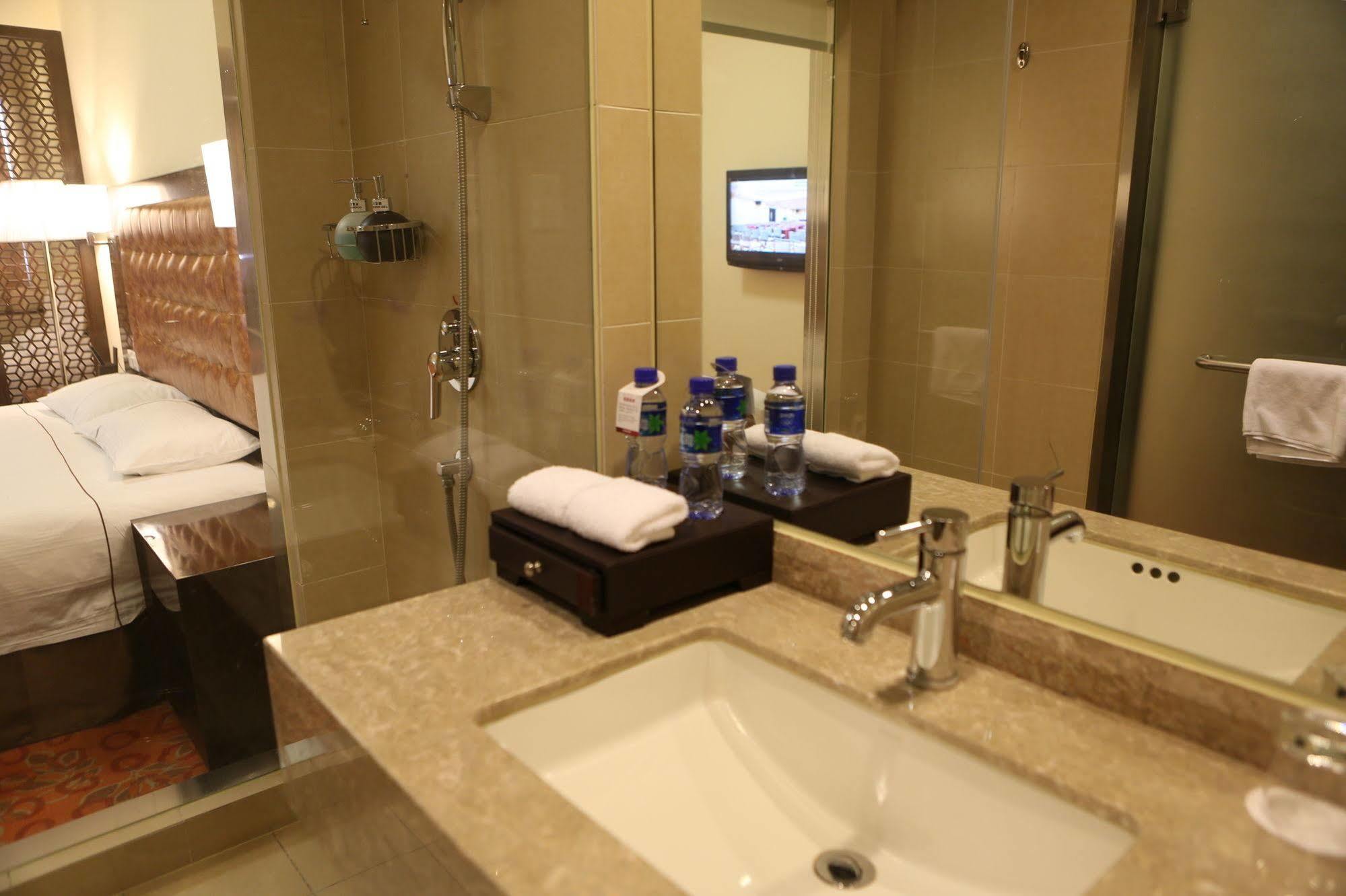 Benjoy Hotel - Jinqiao Branch Shanghai Esterno foto